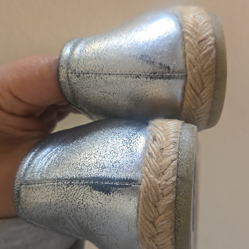Channel Shoes - Picture 9 of 10